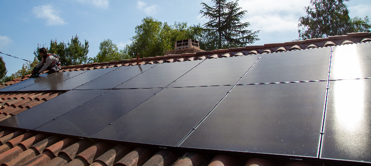 How to your lower your electricity bill with solar panels