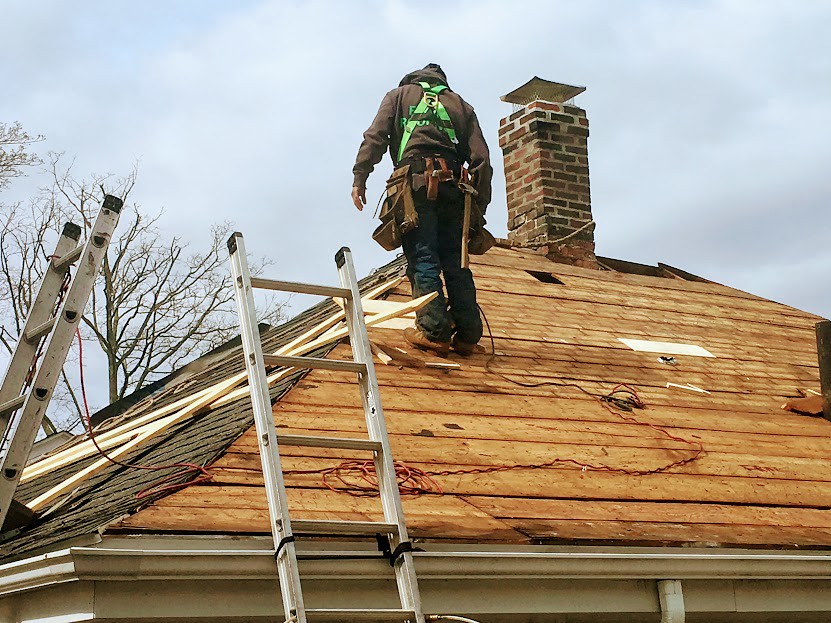 Installing durable roofs on homes in San Francisco